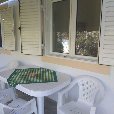 Roula'S Rooms Aegina Екстериор снимка