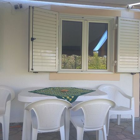 Roula'S Rooms Aegina Екстериор снимка